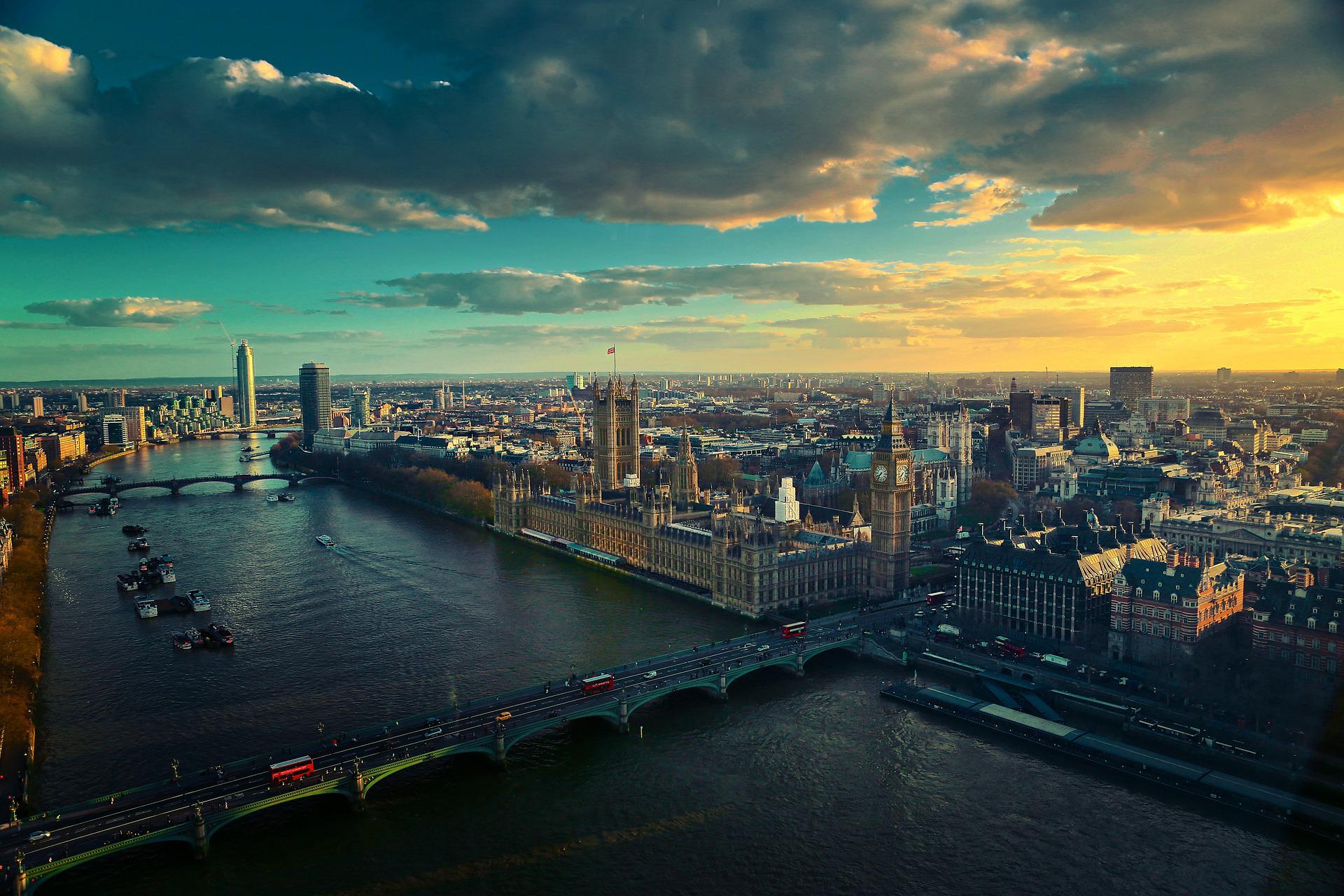 London-Houses-of-Parliament.jpg