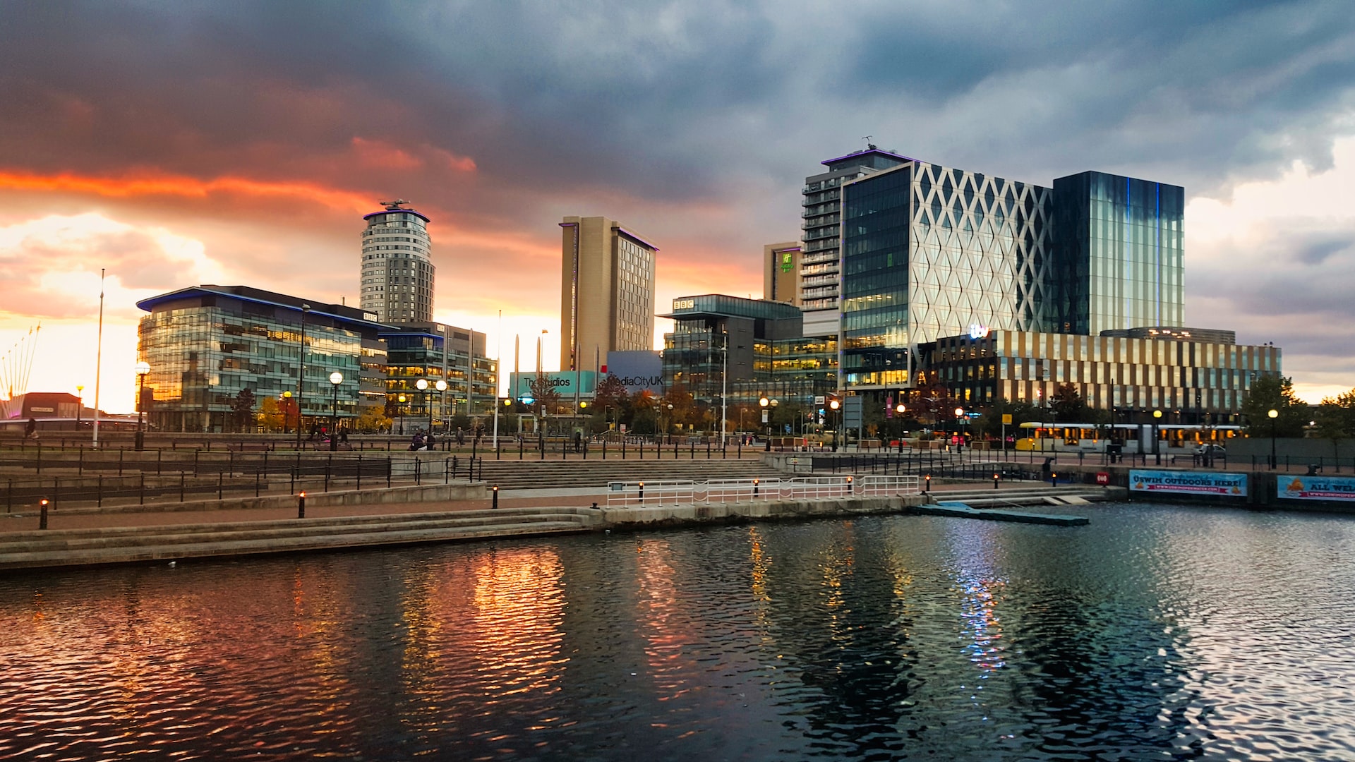 Manchester-Salford-Quays.jpg