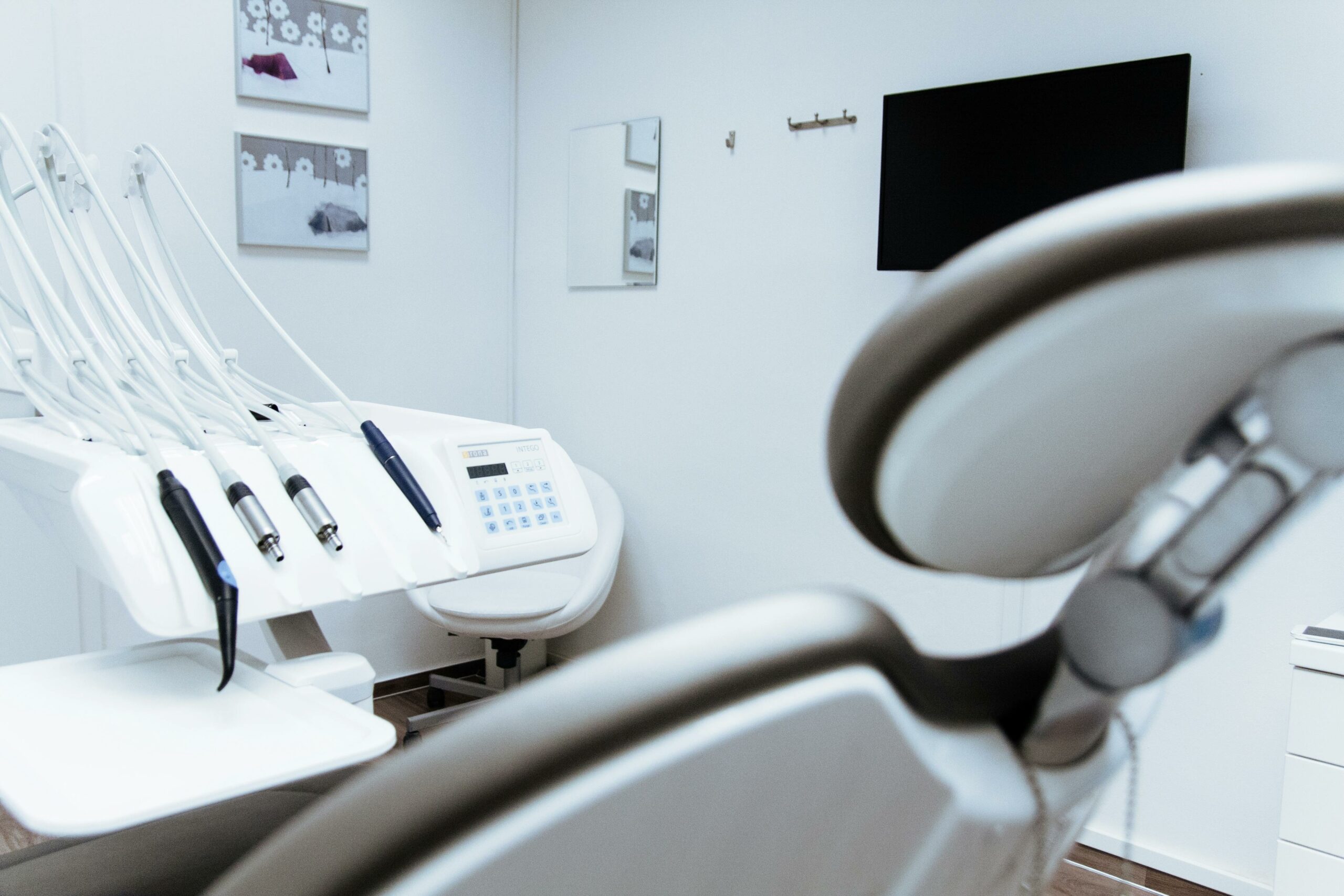 dentist chair used to show what is not included in riddor
