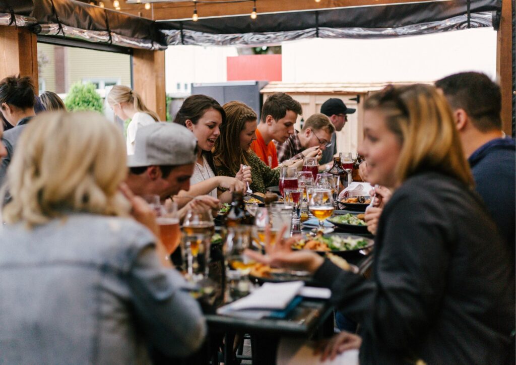 overcrowding is one of the risks in a restaurant